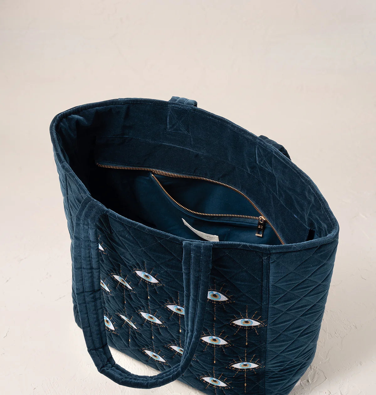 Auga "Tote"